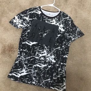 american eagle paint splattered T-shirt